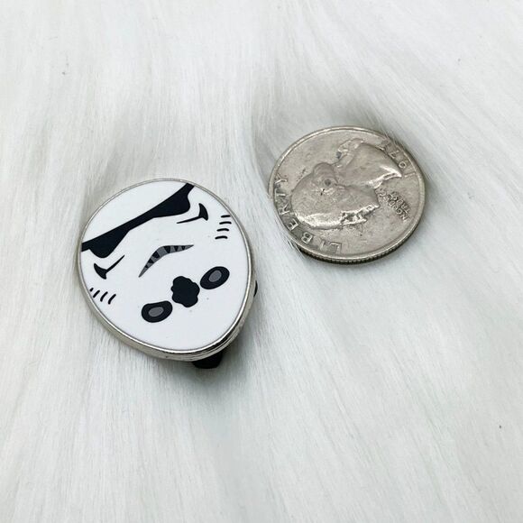 🔮 5/$25 Disney Star Wars Stormtrooper Easter Egg Pin - Picture 2 of 3